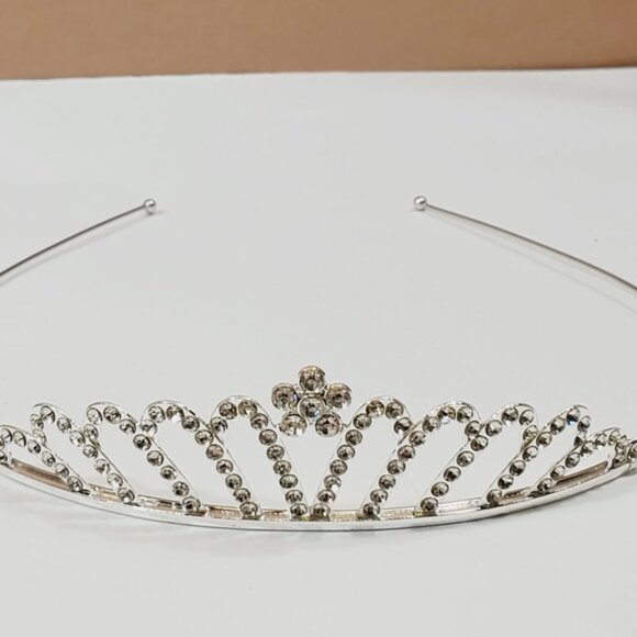 Sparkly Crystal Tiara Headband (18) - Picture 3 of 3